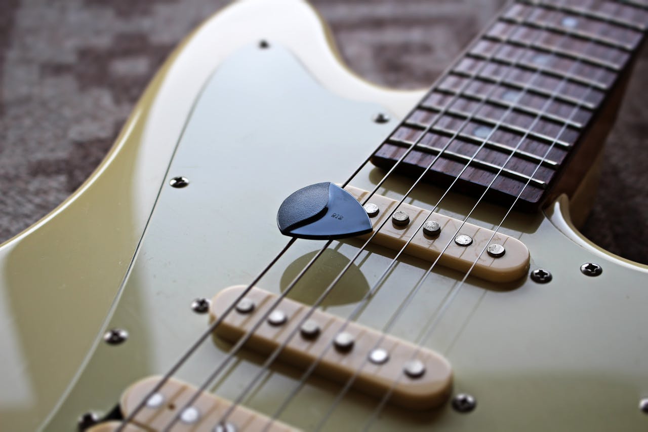 Finding the Perfect Fit: Where to Buy Pick Holder for Guitar